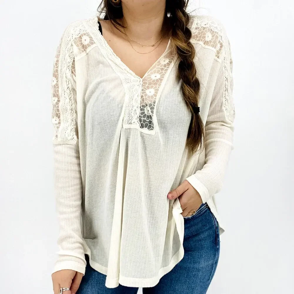 Free People White Long Sleeve V-Neck Lace long sleeve top‎
